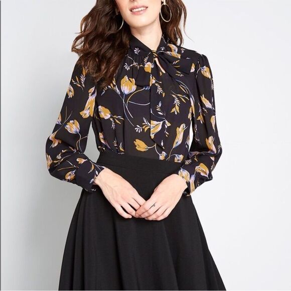 ModCloth Black Yellow Tulip Floral Design Front Tie Neck Blouse Modern Feminine - Picture 2 of 12